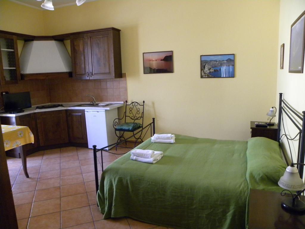 Case Vacanze Albamarina Lípara Quarto foto