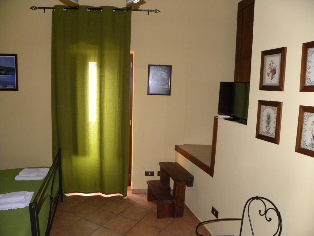 Case Vacanze Albamarina Lípara Quarto foto