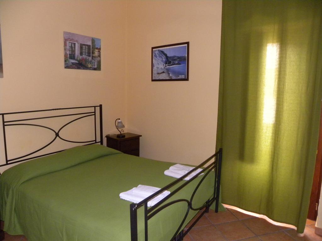 Case Vacanze Albamarina Lípara Quarto foto