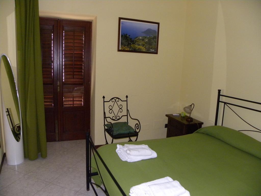 Case Vacanze Albamarina Lípara Quarto foto