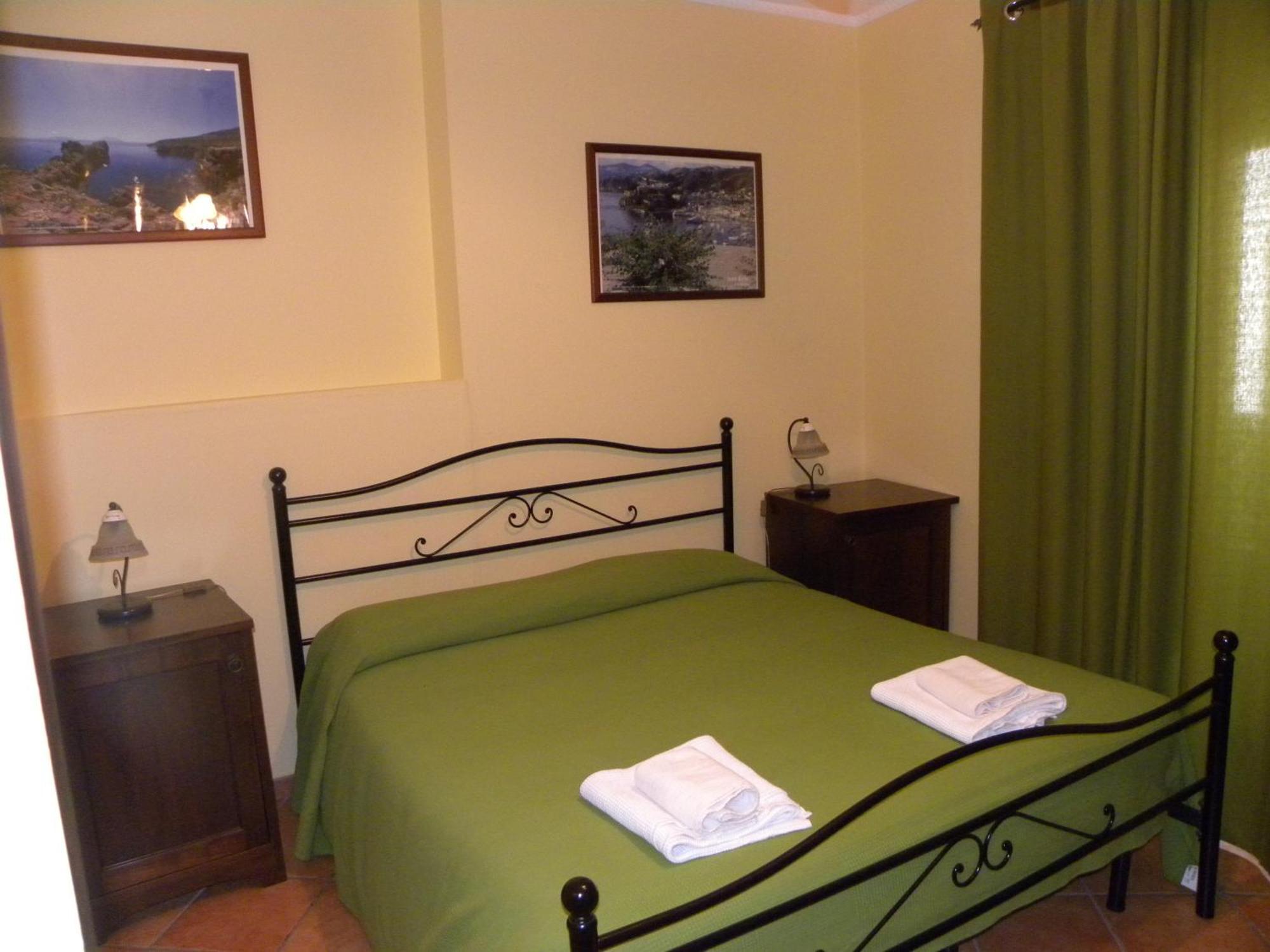 Case Vacanze Albamarina Lípara Quarto foto